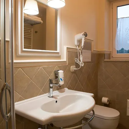 住宿加早餐酒店 Marale 塞里诺